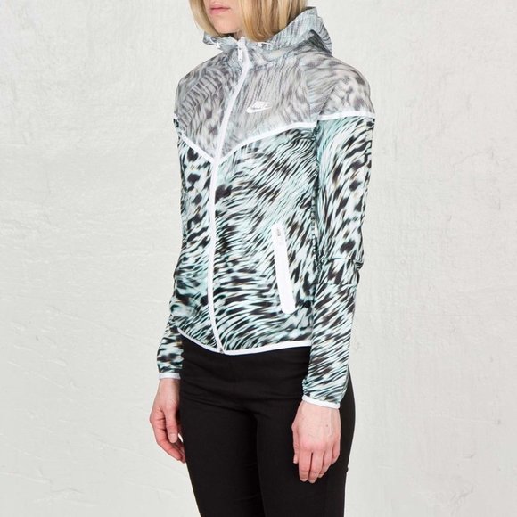 Nike Tech Hyperfuse Windrunner Jacket Light Aqua - Picture 2 of 14